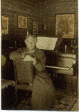 ca.-1945-am-Klavier.gif